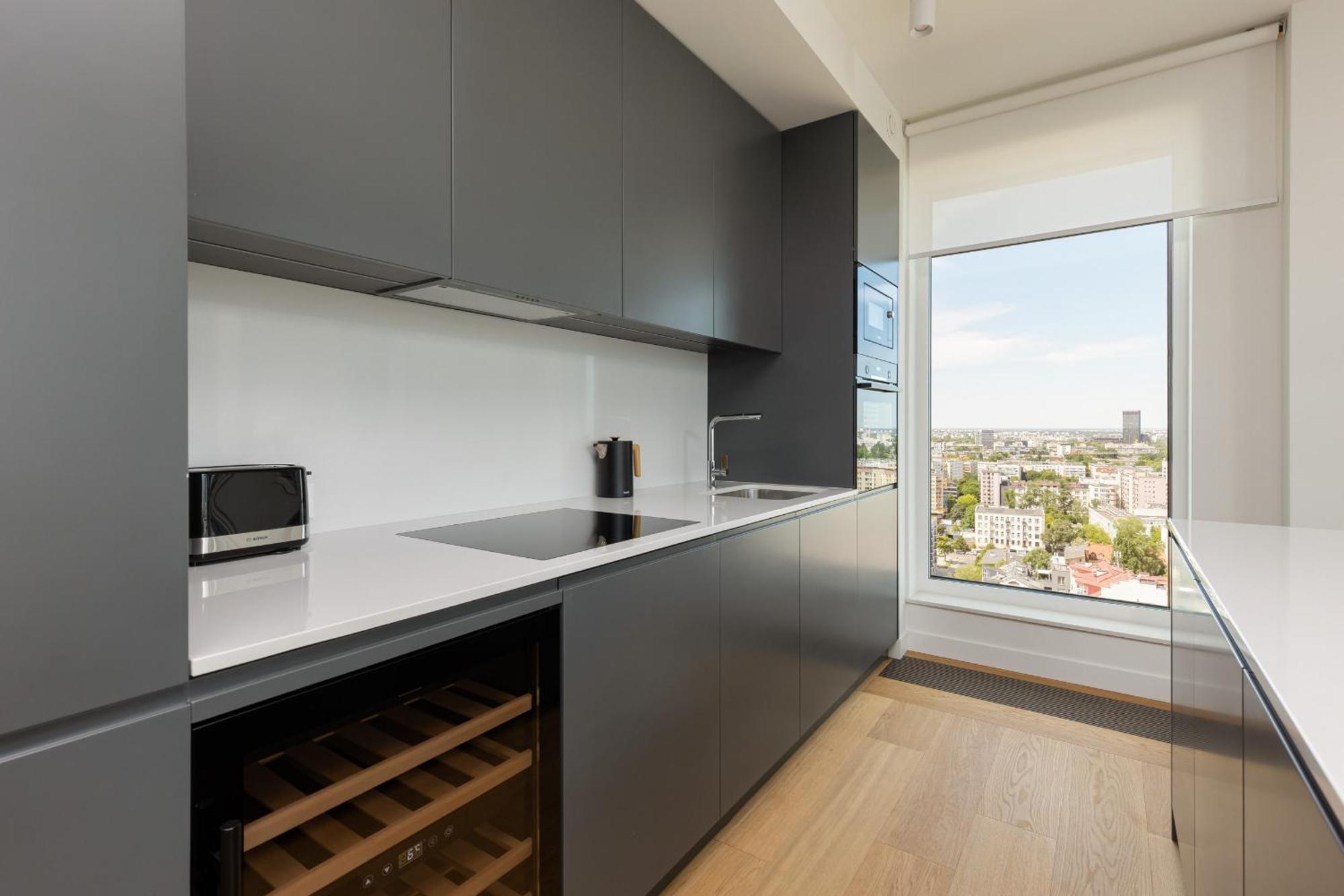 Premium Lux Unique Tower Heart Of By Renters Prestige