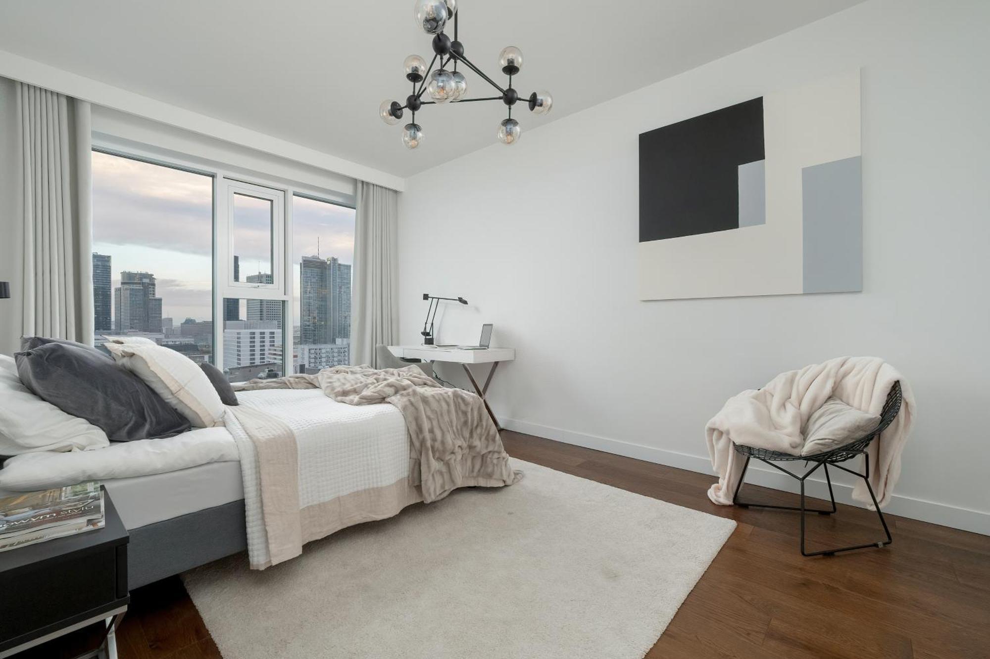 Premium Lux Unique Tower Heart Of By Renters Prestige *