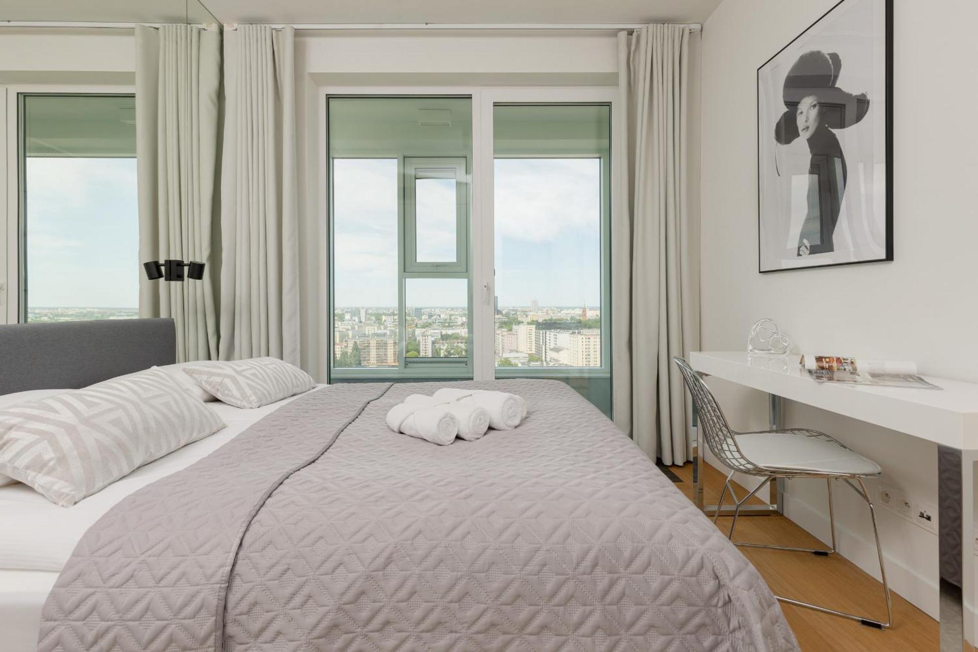 Premium Lux Unique Tower Heart Of By Renters Prestige *