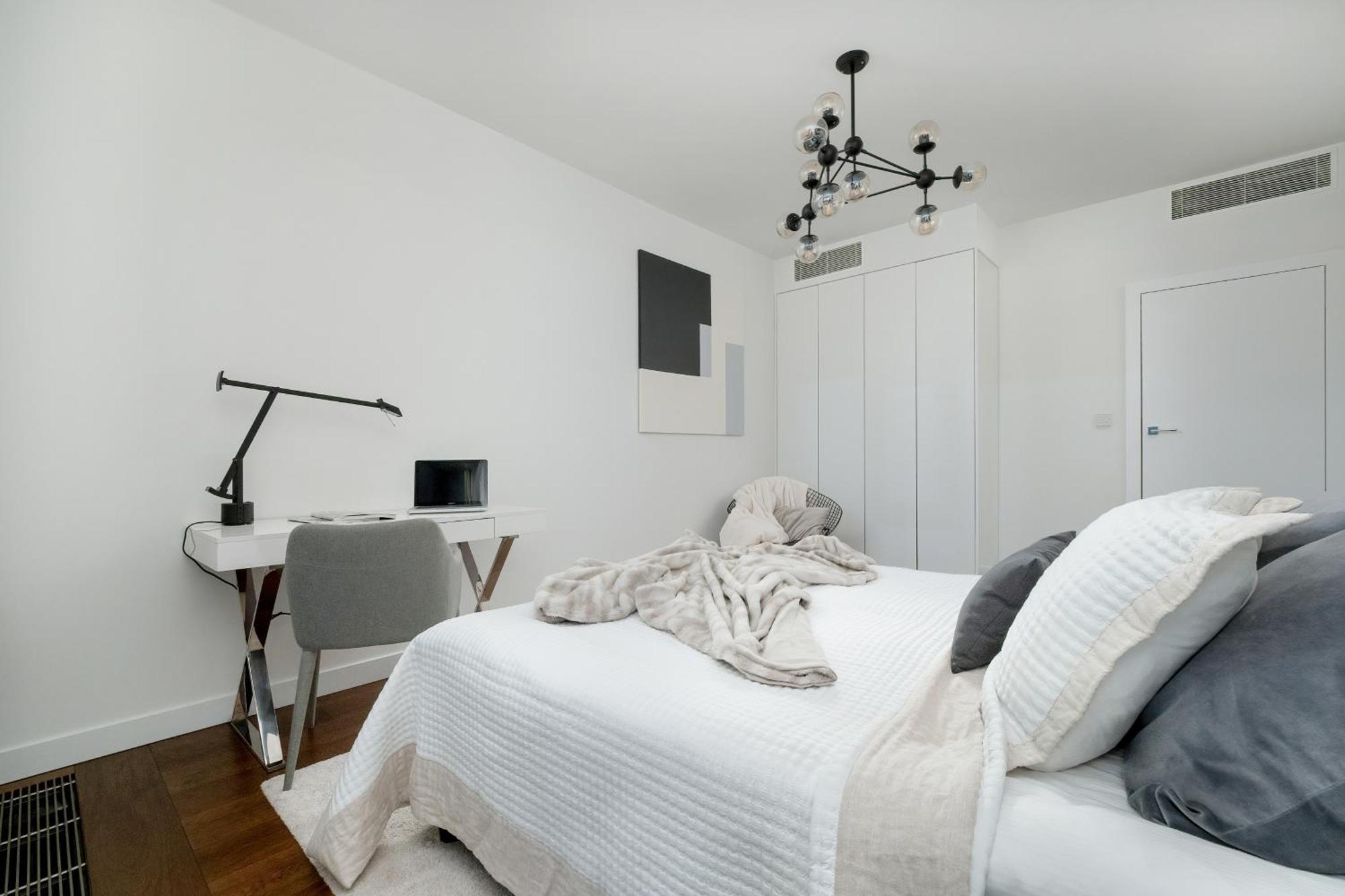 Premium Lux Unique Tower Heart Of By Renters Prestige *